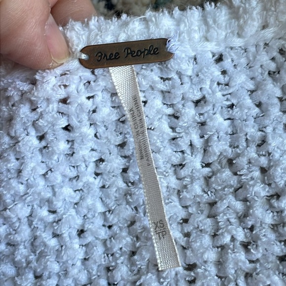 Free People Coco V-neck White Cotton Cable front sweater XS - Picture 2 of 5